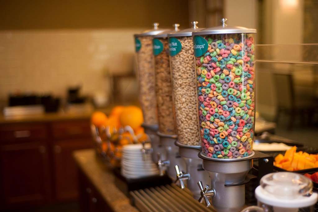 Hotel Homewood By Hilton Fayette Mall 3*
